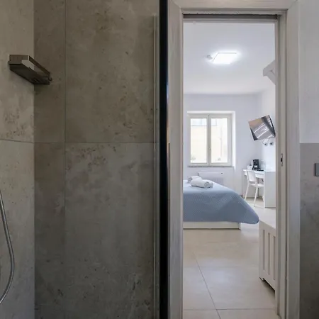 Taylor House - Your In 3*