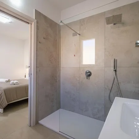 Taylor House - Your In Гостьовий будинок